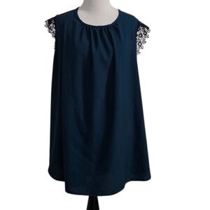 Torrid Lightweight Top With Lace Detail Size 4